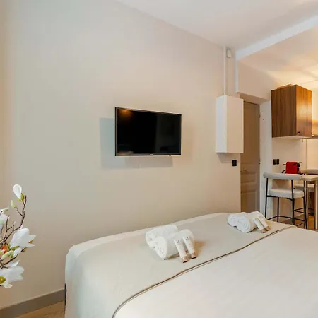 Montparnasse Apartment *