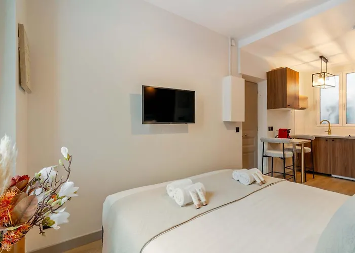 Montparnasse Apartment *